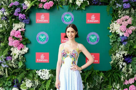 Lily Collins OnlyFans Leaked Free Thumbnail Picture - #bxI0lcswoX
