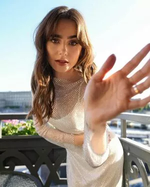 Lily Collins OnlyFans Leaked Free Thumbnail Picture - #chxe0CfIBp