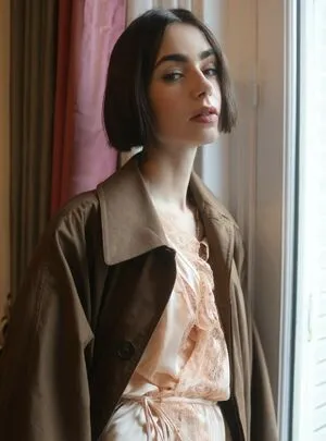 Lily Collins OnlyFans Leaked Free Thumbnail Picture - #dK04GGciPL