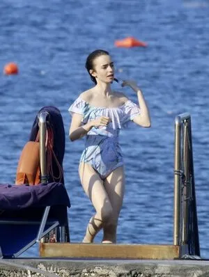 Lily Collins OnlyFans Leaked Free Thumbnail Picture - #dQ2Ya9bpfx
