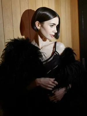Lily Collins OnlyFans Leaked Free Thumbnail Picture - #dv6VP6KTsn
