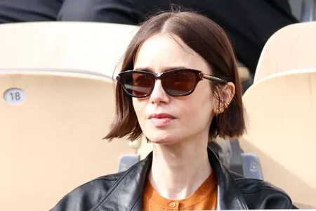 Lily Collins OnlyFans Leaked Free Thumbnail Picture - #eFMMq4OzZ1