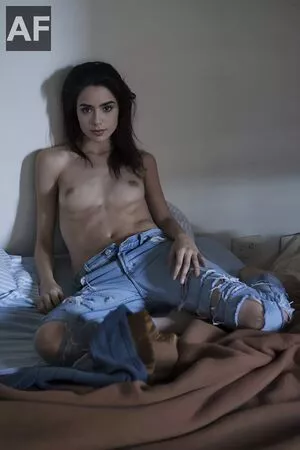 Lily Collins OnlyFans Leaked Free Thumbnail Picture - #fj8RYY56A3