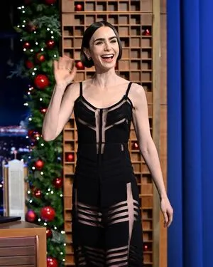 Lily Collins OnlyFans Leaked Free Thumbnail Picture - #fuZjp4BeXI