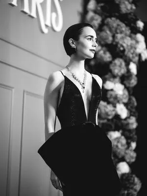 Lily Collins OnlyFans Leaked Free Thumbnail Picture - #gooSuNhlHg