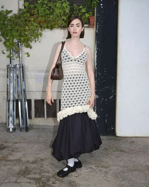 Lily Collins OnlyFans Leaked Free Thumbnail Picture - #iJJdhhLxtZ