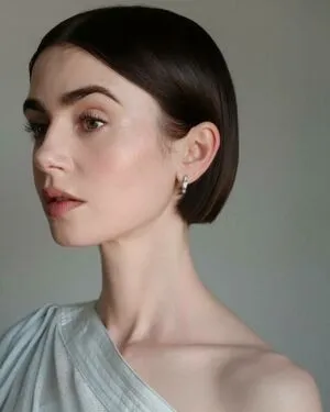 Lily Collins OnlyFans Leaked Free Thumbnail Picture - #iPePVlCDWl