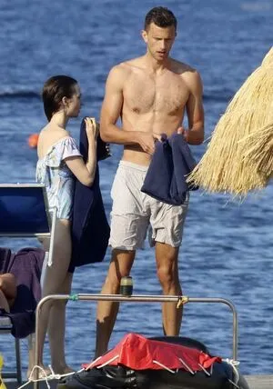 Lily Collins OnlyFans Leaked Free Thumbnail Picture - #j14Llr5rrU