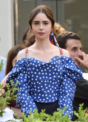 Lily Collins OnlyFans Leaked Free Thumbnail Picture - #j6q1Hq94Zs