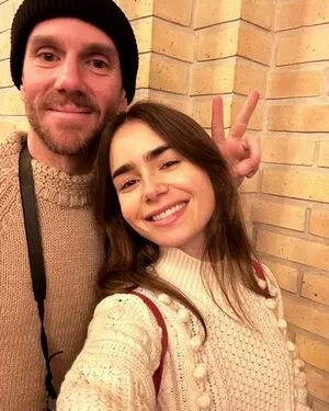 Lily Collins OnlyFans Leaked Free Thumbnail Picture - #k7Ey6RJ1px