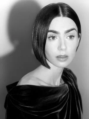 Lily Collins OnlyFans Leaked Free Thumbnail Picture - #kYuERFvicy