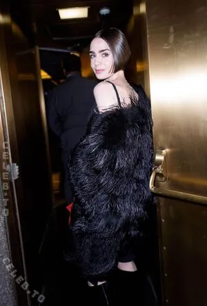 Lily Collins OnlyFans Leaked Free Thumbnail Picture - #ly7yMzyJBG