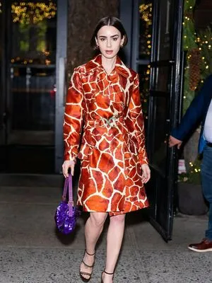 Lily Collins OnlyFans Leaked Free Thumbnail Picture - #m1mnH48pyi