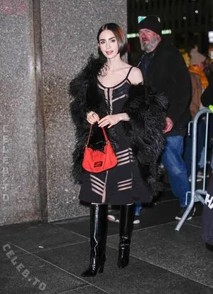 Lily Collins OnlyFans Leaked Free Thumbnail Picture - #mVziJOSYub