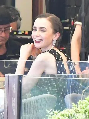 Lily Collins OnlyFans Leaked Free Thumbnail Picture - #mXC8EnNSRV