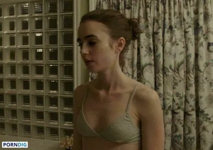 Lily Collins OnlyFans Leaked Free Thumbnail Picture - #mYZntSP25n