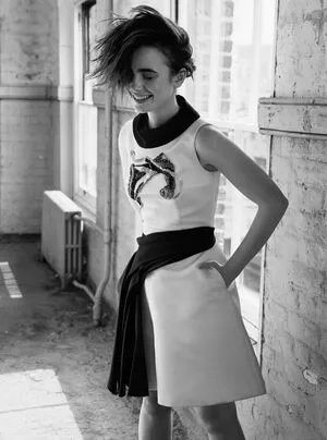 Lily Collins OnlyFans Leaked Free Thumbnail Picture - #oMKAAErSUG