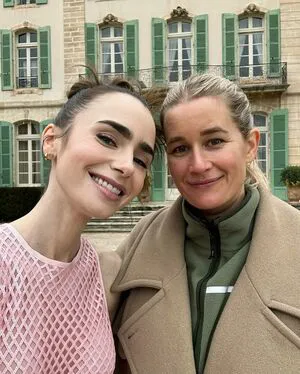 Lily Collins OnlyFans Leaked Free Thumbnail Picture - #obGywWIpDz
