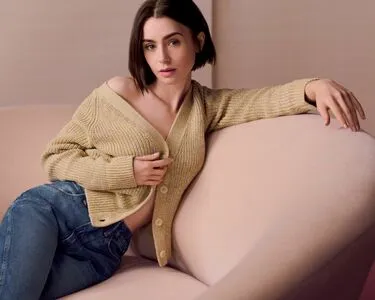 Lily Collins OnlyFans Leaked Free Thumbnail Picture - #pdcsbDJiZz