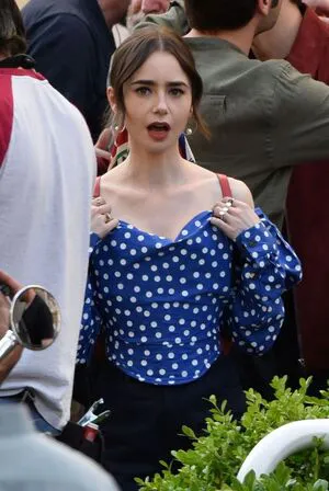 Lily Collins OnlyFans Leaked Free Thumbnail Picture - #qXIRP90t80