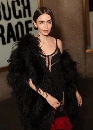 Lily Collins OnlyFans Leaked Free Thumbnail Picture - #qev1qizC6l