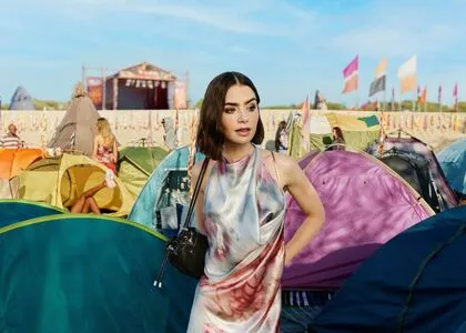 Lily Collins OnlyFans Leaked Free Thumbnail Picture - #rK6L4Sebqt