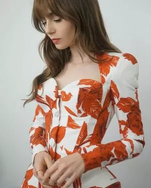 Lily Collins OnlyFans Leaked Free Thumbnail Picture - #s5d2HBJbi8