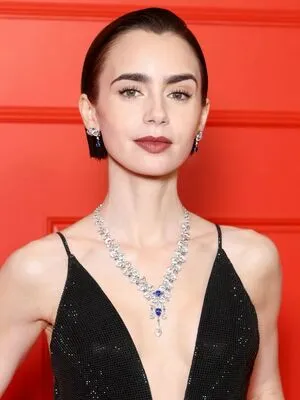 Lily Collins OnlyFans Leaked Free Thumbnail Picture - #vjjR4CZKPR