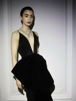 Lily Collins OnlyFans Leaked Free Thumbnail Picture - #xWHlbF3xZ8