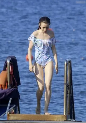 Lily Collins OnlyFans Leaked Free Thumbnail Picture - #yccChHuVAj