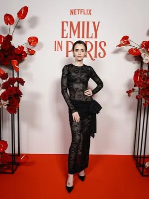 Lily Collins OnlyFans Leaked Free Thumbnail Picture - #yi4pyOPr6Y