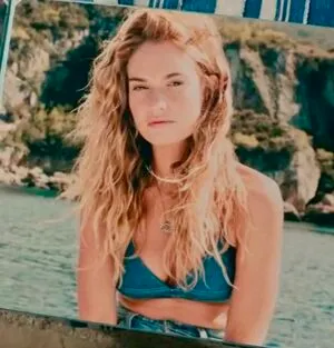 Lily James OnlyFans Leaked Free Thumbnail Picture - #4NR8SUtTko