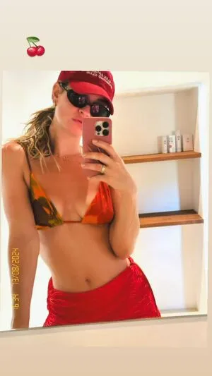 Lily James OnlyFans Leaked Free Thumbnail Picture - #BBILYfm5cZ