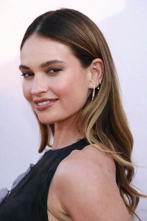 Lily James OnlyFans Leaked Free Thumbnail Picture - #GoRZMXju0m