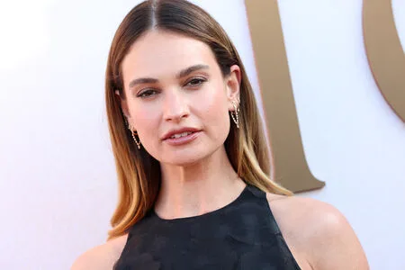 Lily James OnlyFans Leaked Free Thumbnail Picture - #LFWehdriS7