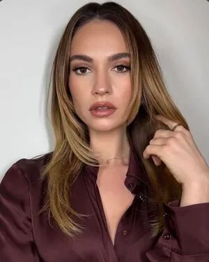 Lily James OnlyFans Leaked Free Thumbnail Picture - #MAmlA7N0na