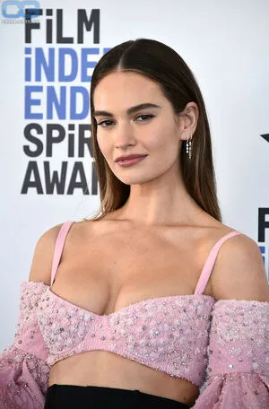 Lily James OnlyFans Leaked Free Thumbnail Picture - #UrI9diX7A9