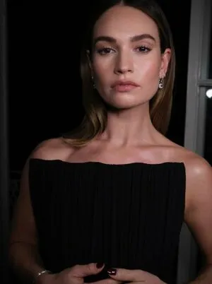 Lily James OnlyFans Leaked Free Thumbnail Picture - #nbNR2Vj5zS