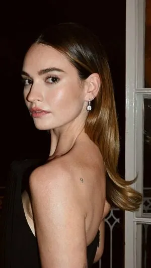 Lily James OnlyFans Leaked Free Thumbnail Picture - #pTAppbeMDa