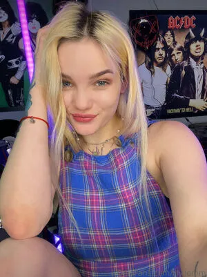 Lily Lommi OnlyFans Leaked Free Thumbnail Picture - #Hm9NOOiQ64