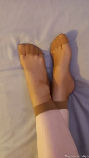Lily S OnlyFans Leaked Free Thumbnail Picture - #axlBonUdRy