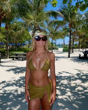 Lily Torrence OnlyFans Leaked Free Thumbnail Picture - #FB4APErlcd
