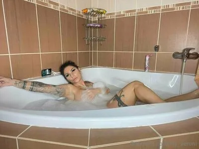 Lily Veroni OnlyFans Leaked Free Thumbnail Picture - #678DJLzOE7