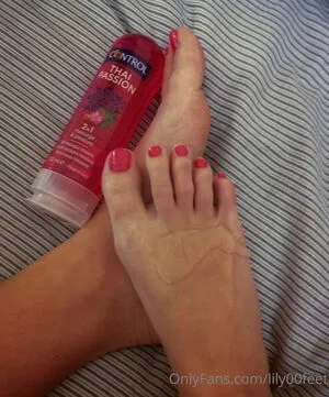 Lily00feet OnlyFans Leaked Free Thumbnail Picture - #x2l2pfKBJB