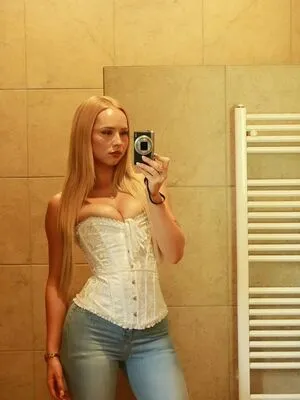 Lilyfleurcahusac OnlyFans Leaked Free Thumbnail Picture - #8Sb5lUs3EX