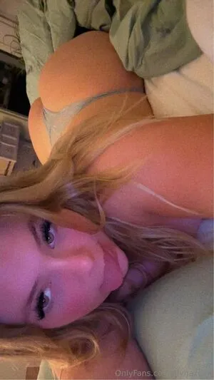 Lilyhazexx OnlyFans Leaked Free Thumbnail Picture - #1SIL8K5DXR