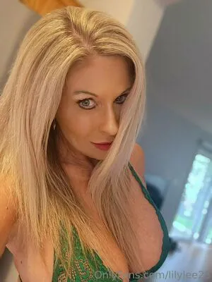 Lilylee23 OnlyFans Leaked Free Thumbnail Picture - #NqRz310npz