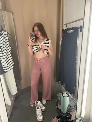 Lilyluvbug OnlyFans Leaked Free Thumbnail Picture - #61bBglDKFC