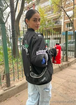 Lilyrose Vibes OnlyFans Leaked Free Thumbnail Picture - #dCvDf9nwa4