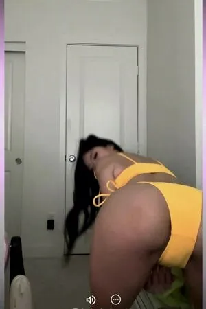 linawinaly OnlyFans Leaked Free Thumbnail Picture - #J14XH9NBBO